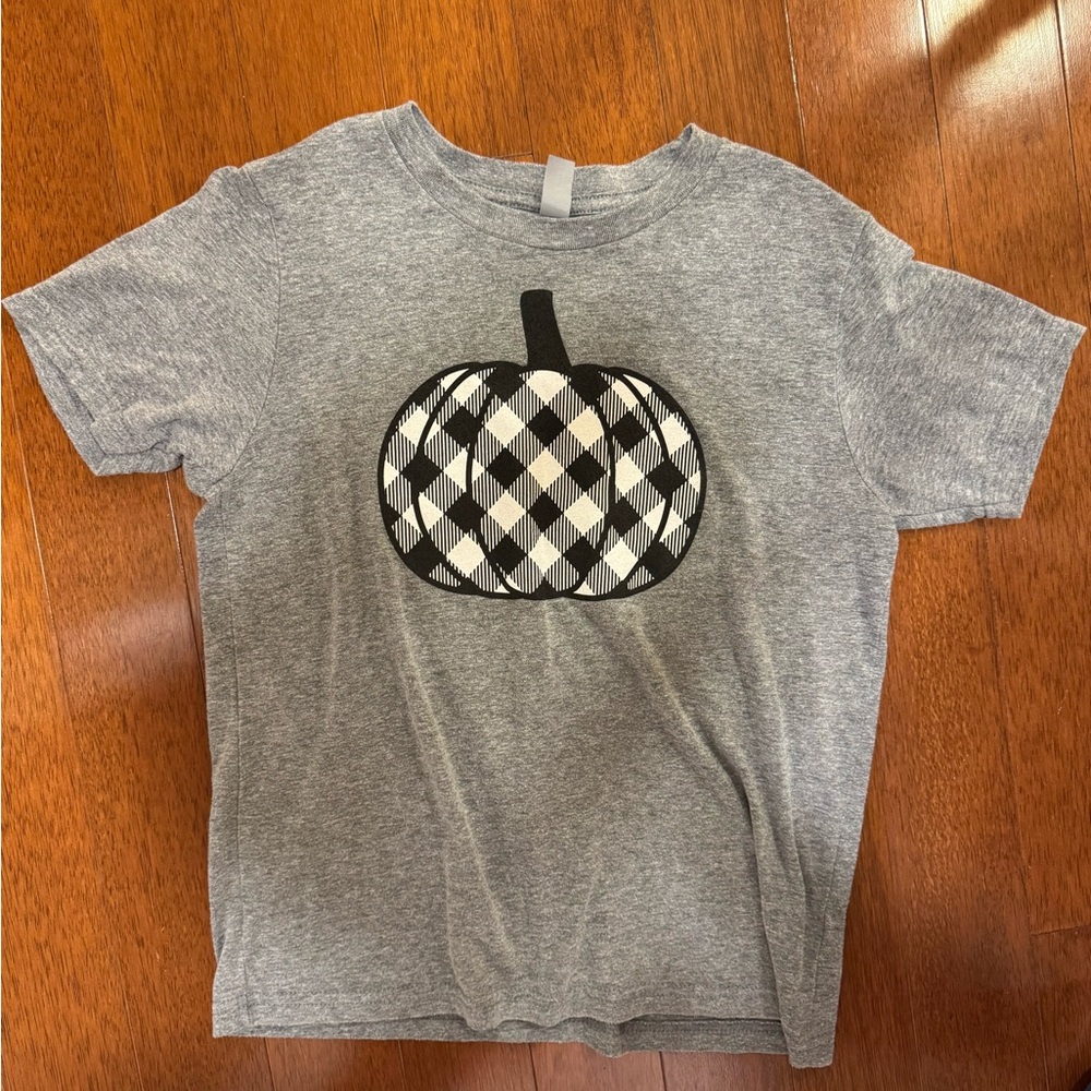 Gray and Black Pumpkin Plaid Short Sleeve Tee